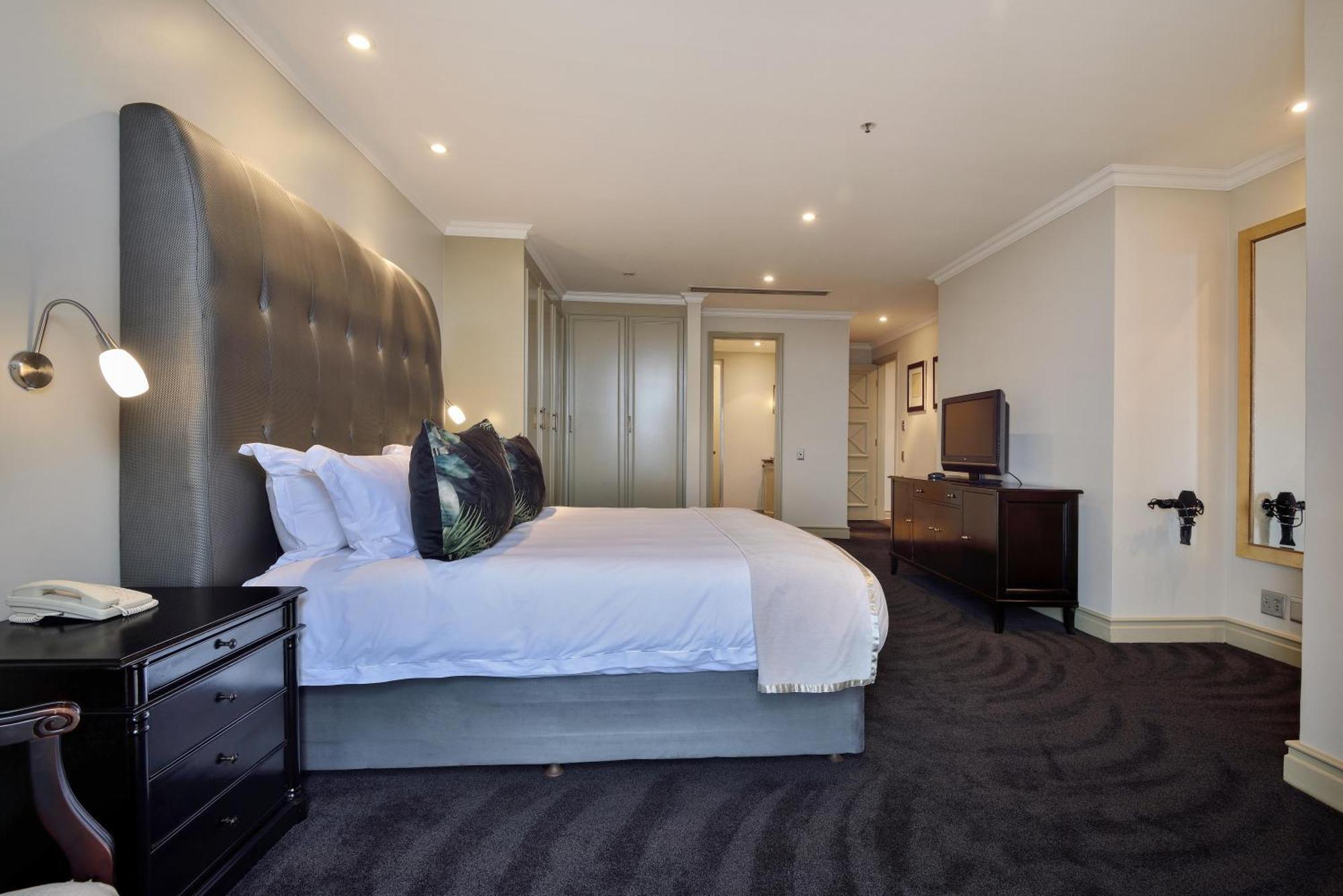 The Michelangelo Towers Hotel Sandton Bagian luar foto